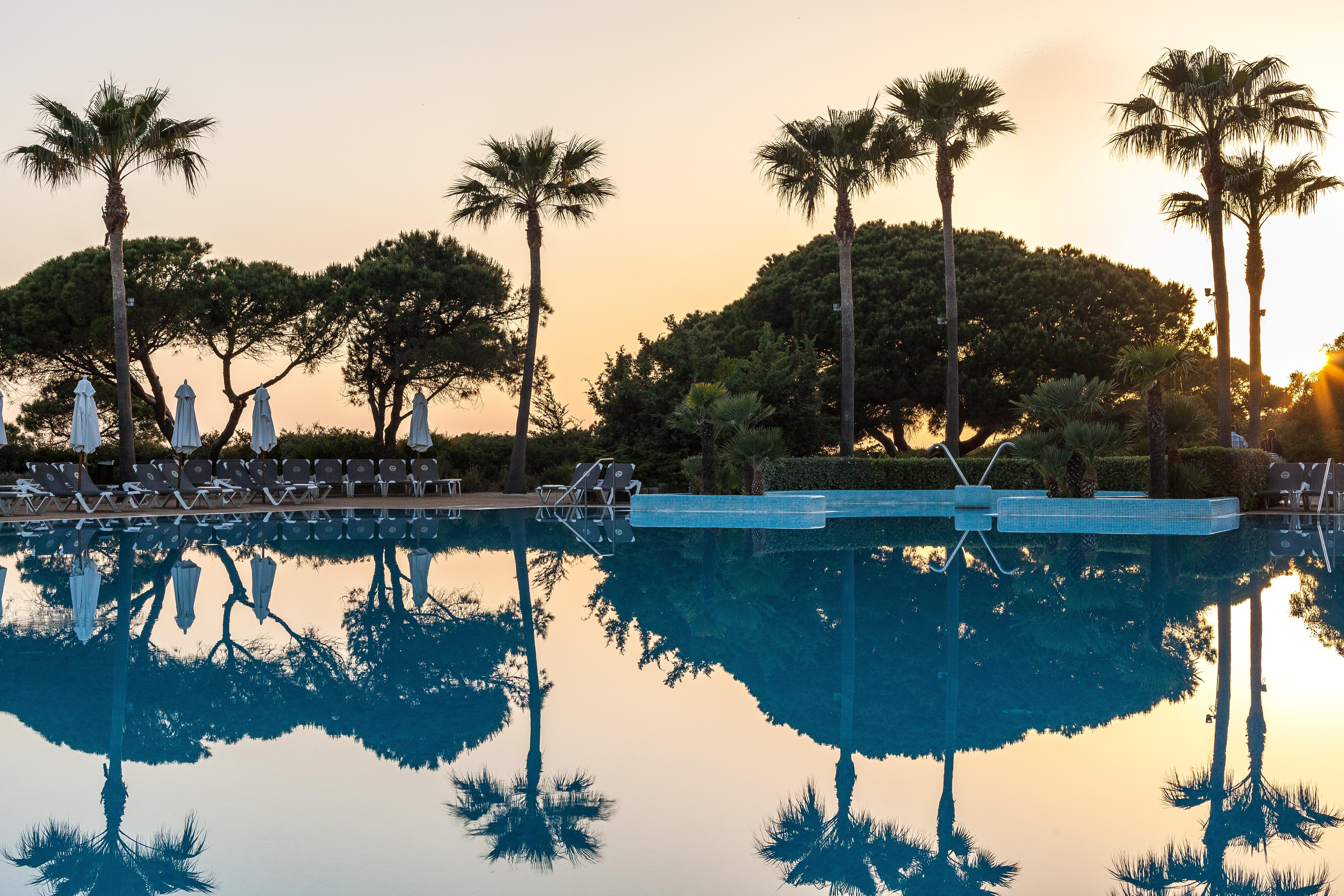 Hotel Valentin Sancti Petri 4*