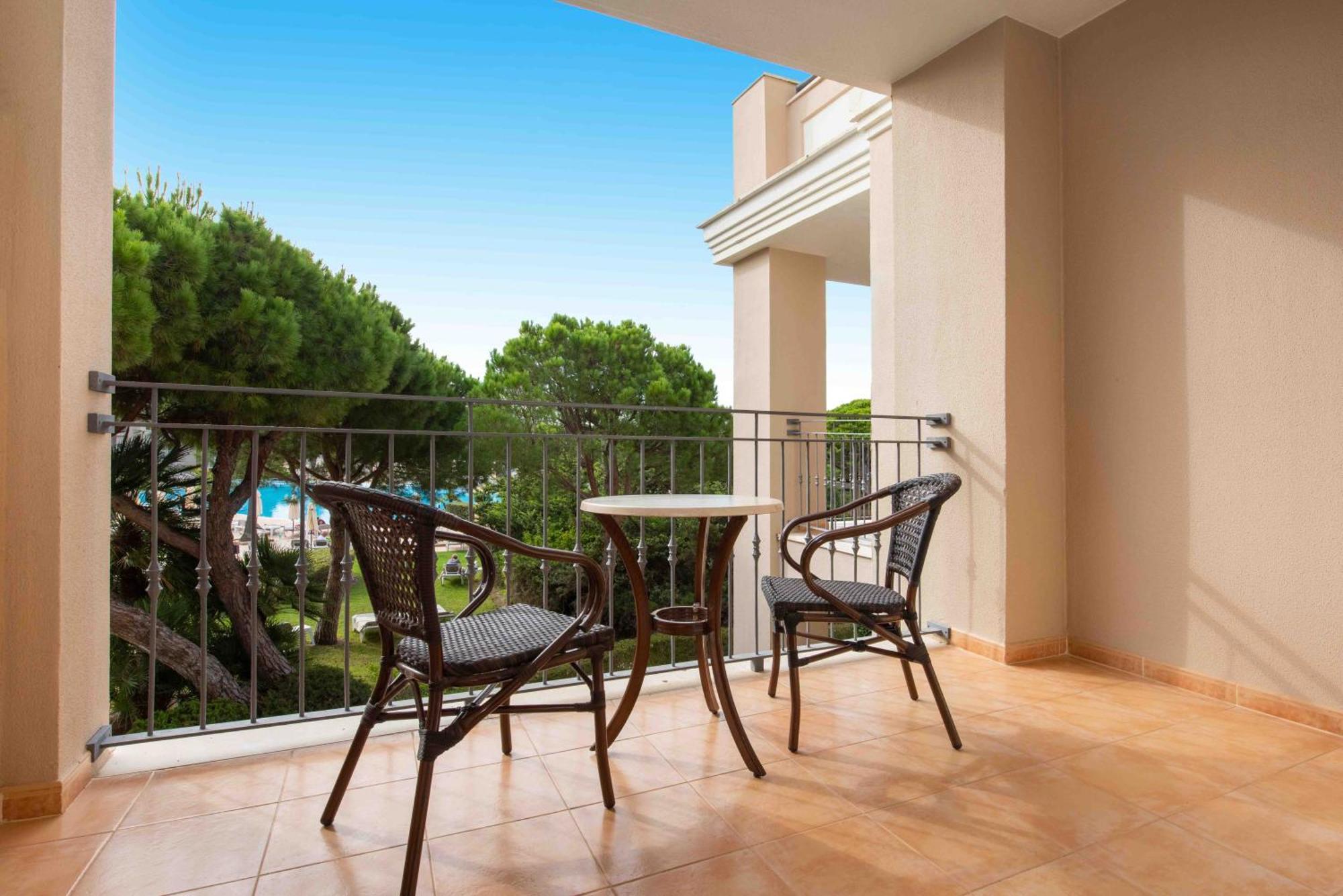 Hotel Valentin Sancti Petri 4*